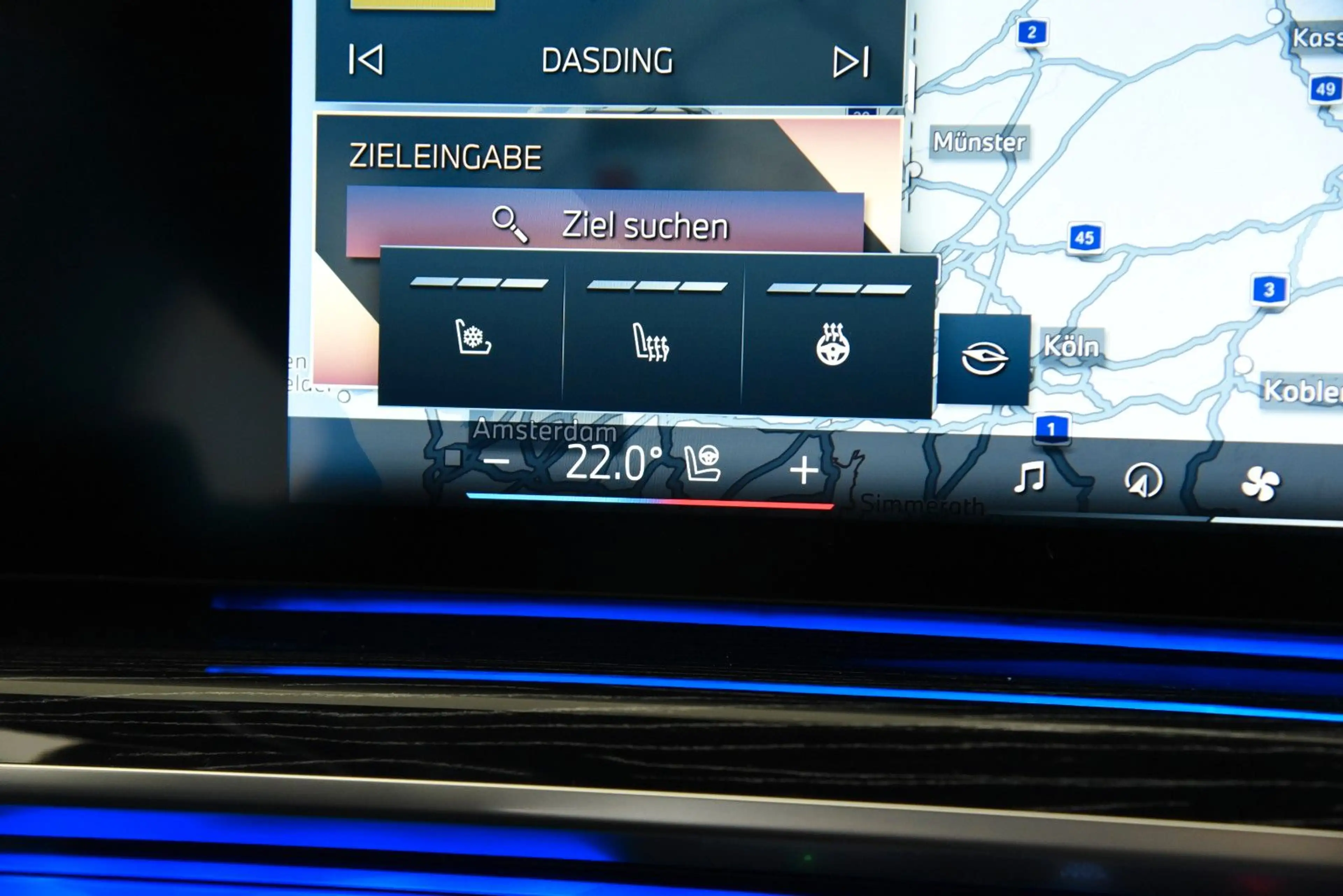 BMW 740 d xDrive M Sport Pro ACC LED Pano HUD B&W — photo 15