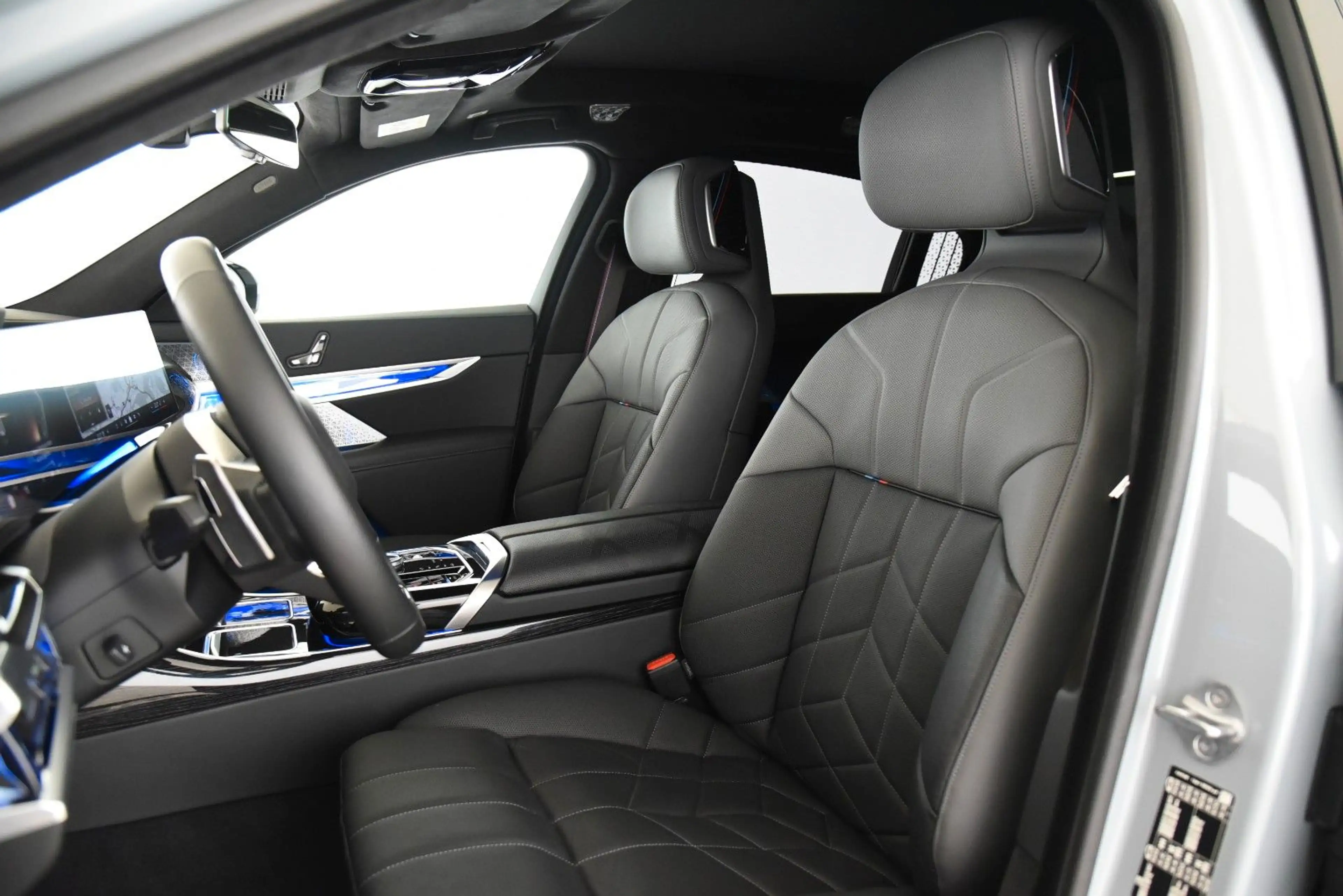 BMW 740 d xDrive M Sport Pro ACC LED Pano HUD B&W — photo 7