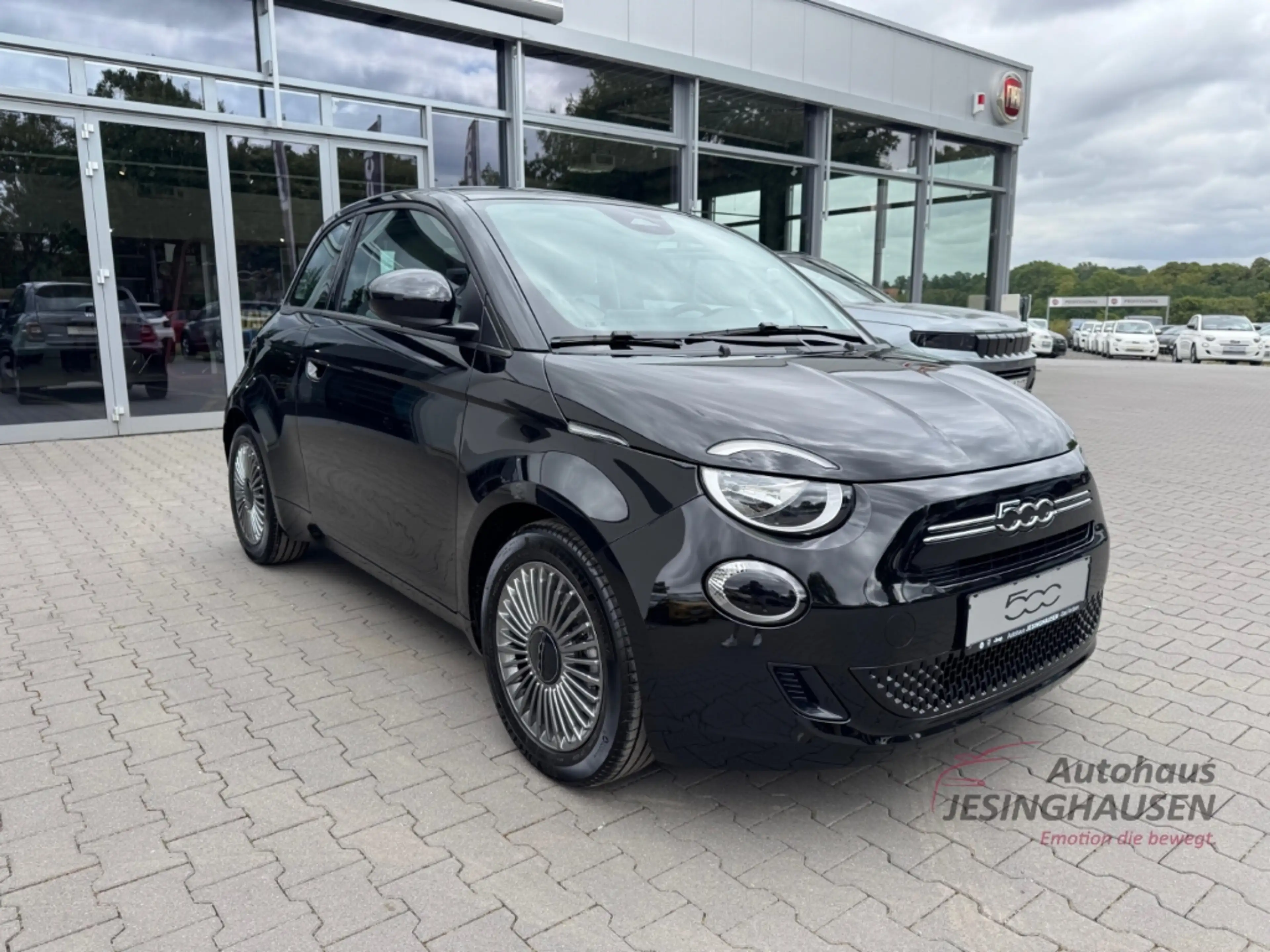 Fiat 500 Icon PDC Tempomat Apple CarPlay Klimaautom Android — photo 4