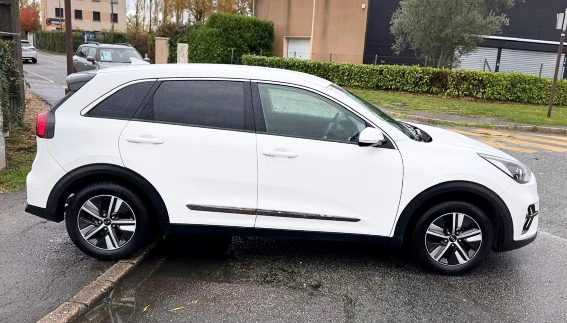Kia Niro Motion Plug-in Hybrid 1.6 140CV BVA6 13325HT ENTRETIEN A JOUR TBEG Blanc - 2