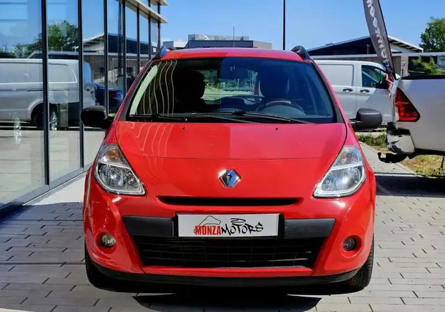 Renault Clio view 2