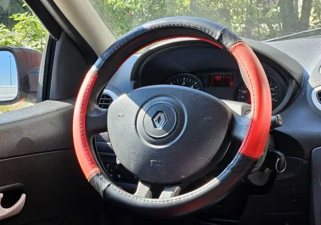 Renault Clio view 9