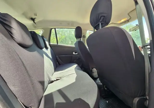 Renault Clio view 11