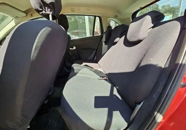 Renault Clio view 15