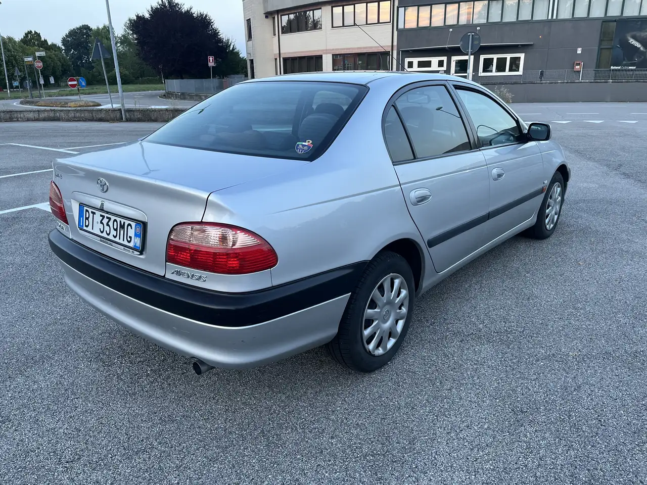 Toyota Avensis 1.8 vvt-i 16v EURO 4, foto 4