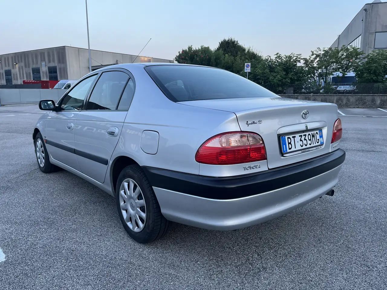 Toyota Avensis 1.8 vvt-i 16v EURO 4, foto 3