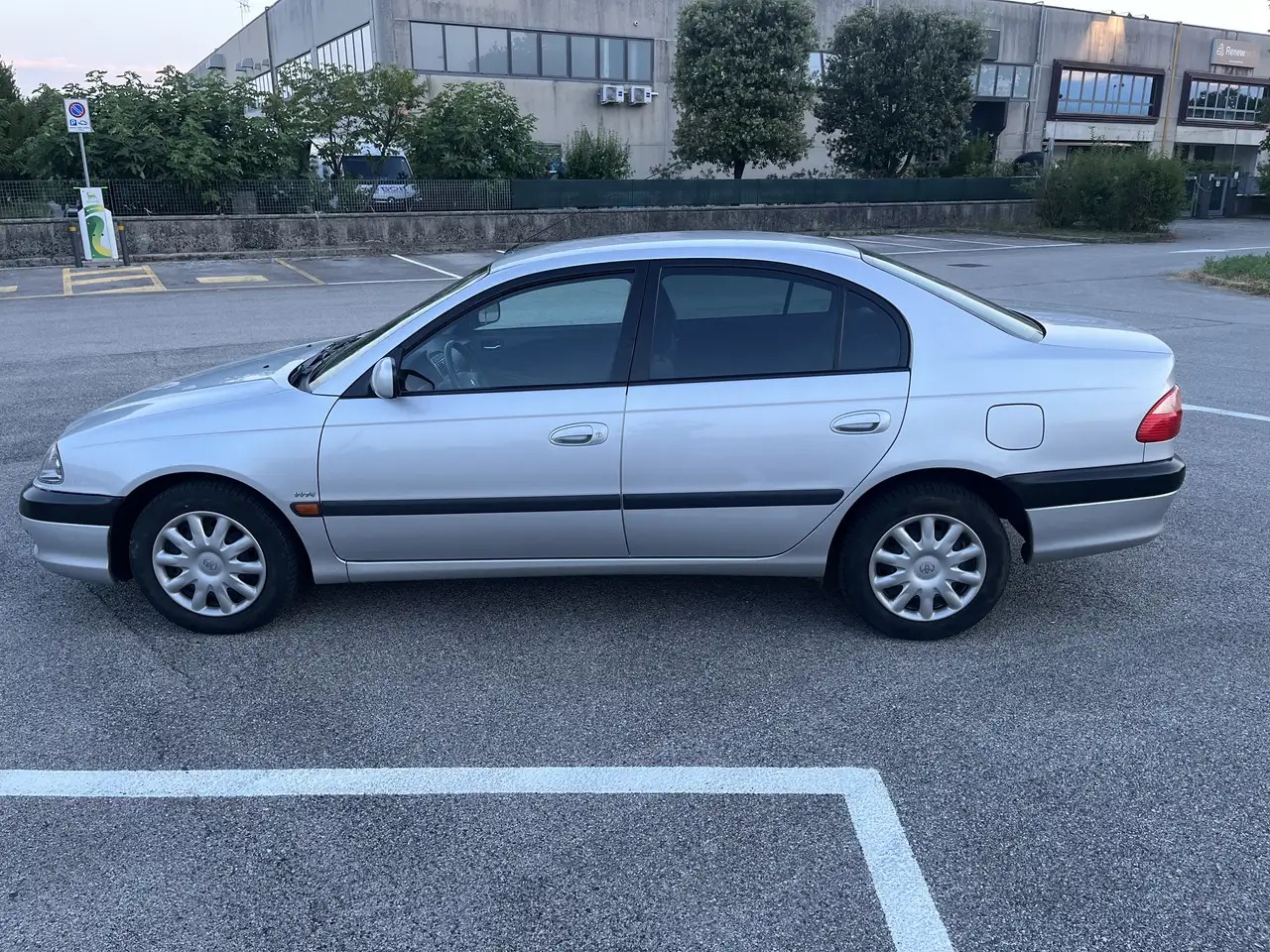 Toyota Avensis 1.8 vvt-i 16v EURO 4, foto 5