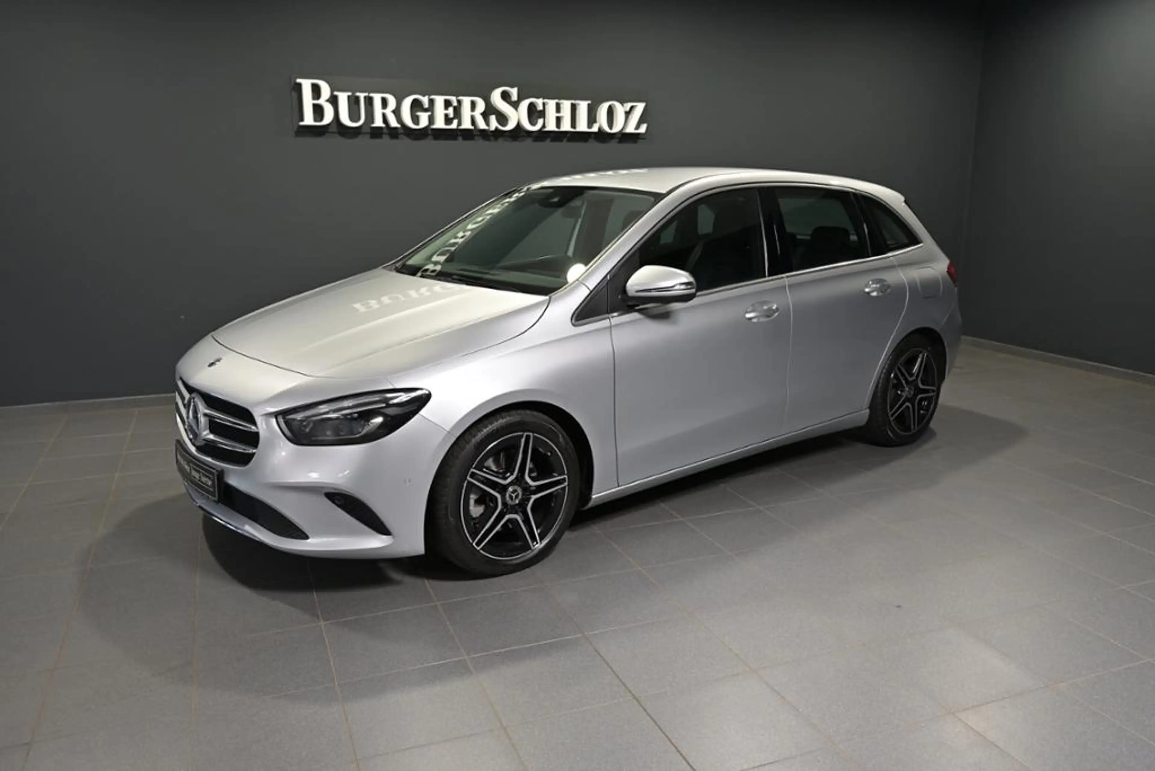 Mercedes-Benz B 220 4MATIC AHK/NAVI/MULTIB./RFK/KEYL.