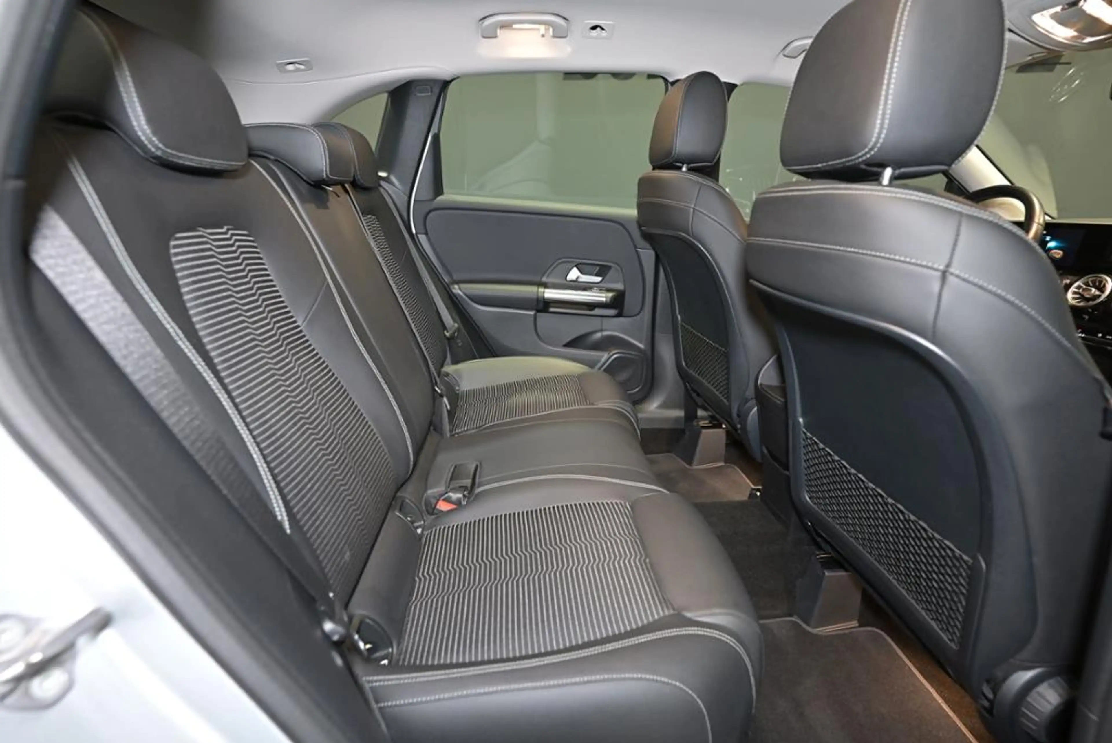 Mercedes-Benz B 220 4MATIC AHK/NAVI/MULTIB./RFK/KEYL. — photo 7