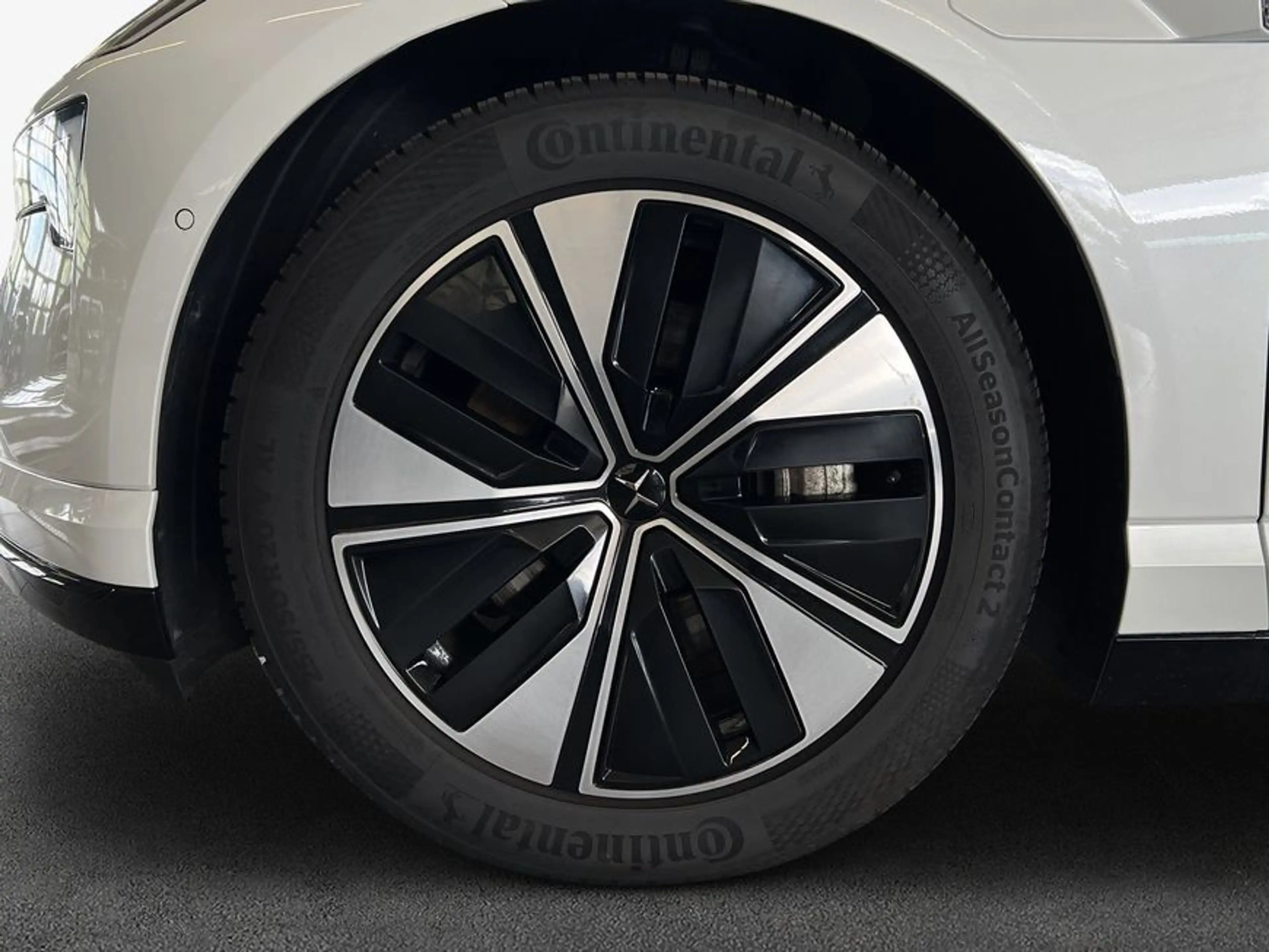 Polestar 4 Single-Motor PLUS Glasdach Pilot-Paket — photo 8