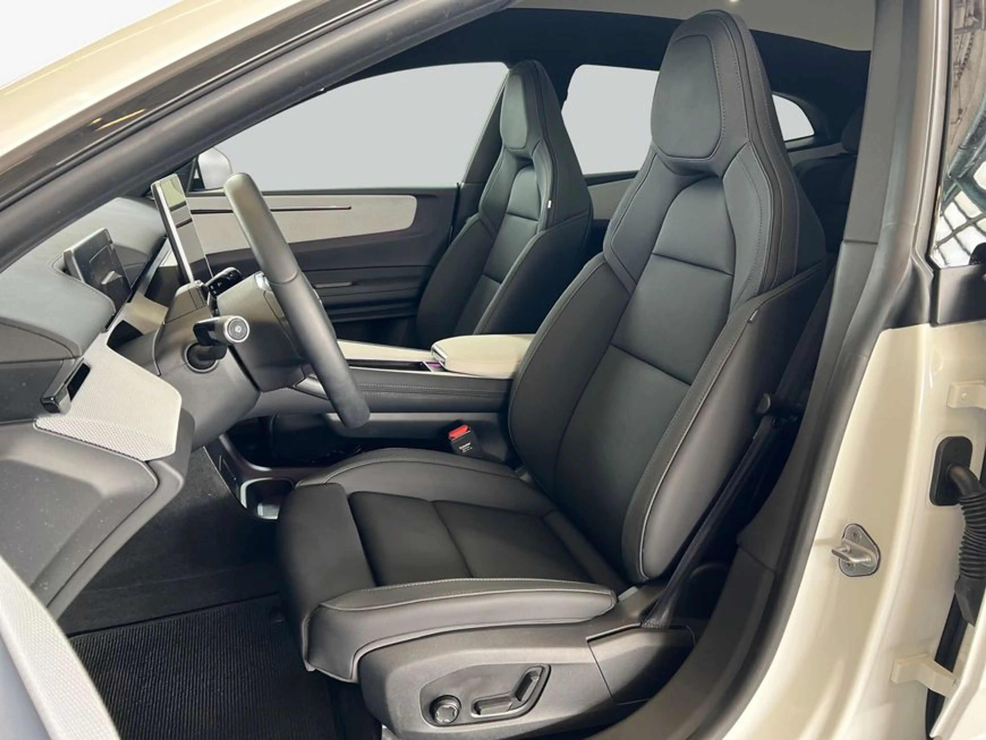 Polestar 4 Single-Motor PLUS Glasdach Pilot-Paket — photo 11