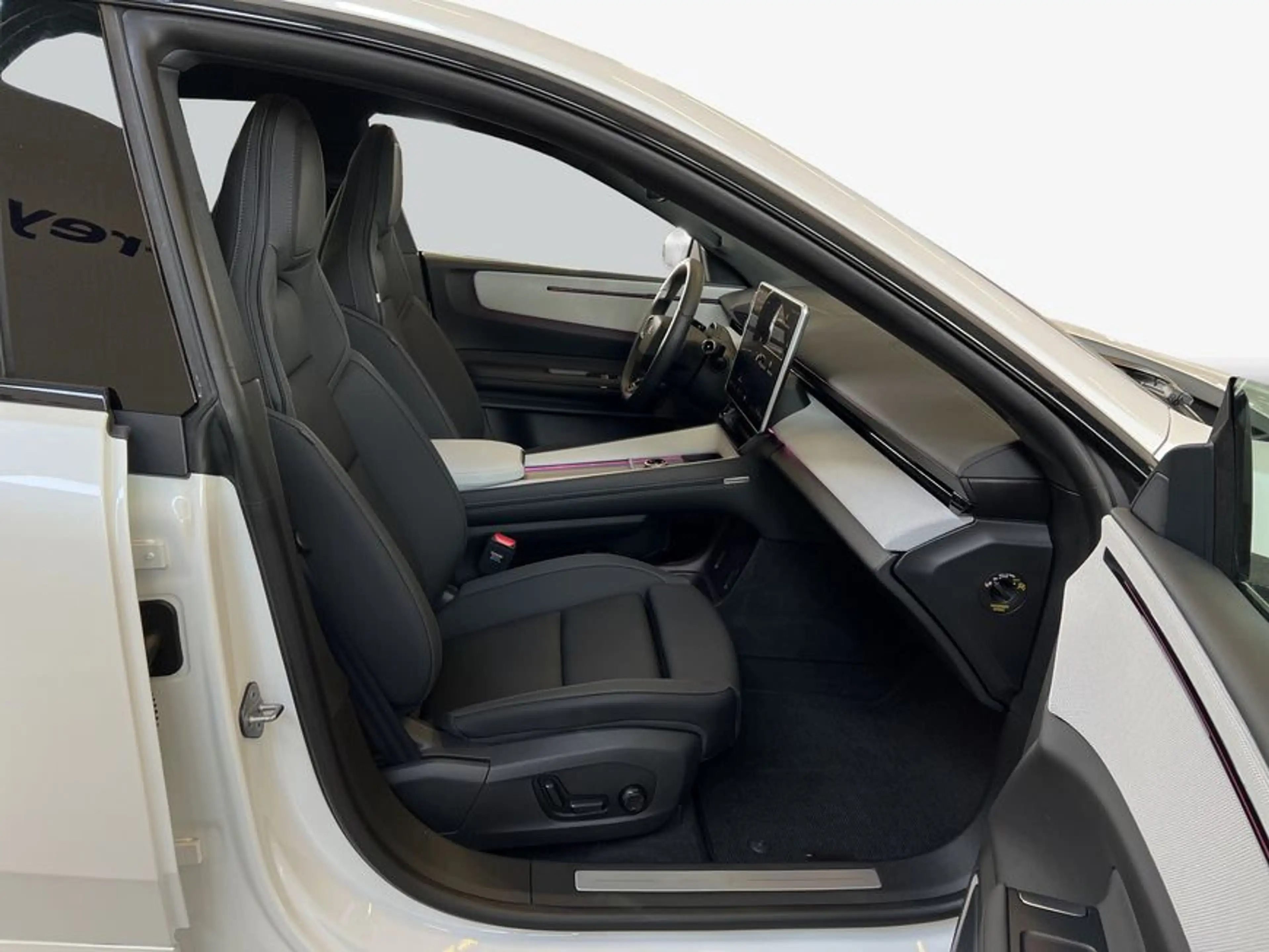 Polestar 4 Single-Motor PLUS Glasdach Pilot-Paket — photo 13