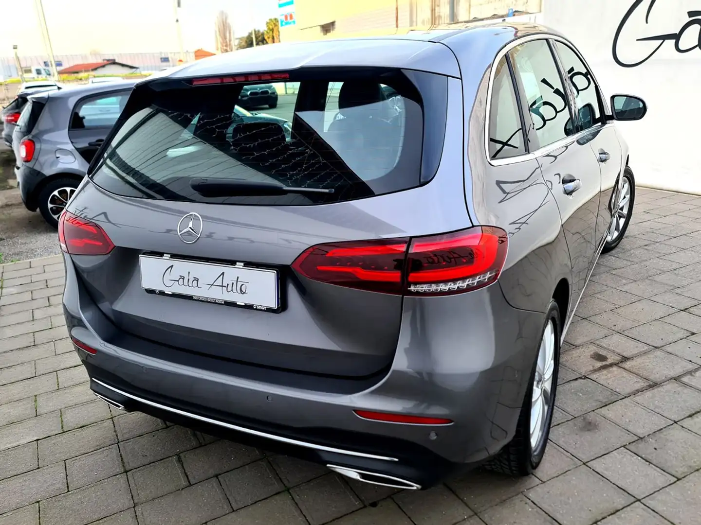 Mercedes-Benz B 180 Sport  auto Grigio - 2