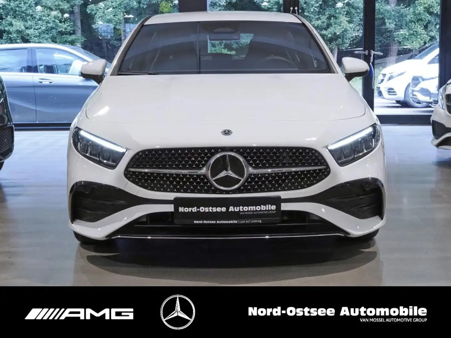 Mercedes-Benz A 200 AMG KAMERA LED DISTR. ADV.+ KEYLESS MBUX Weiß - 2
