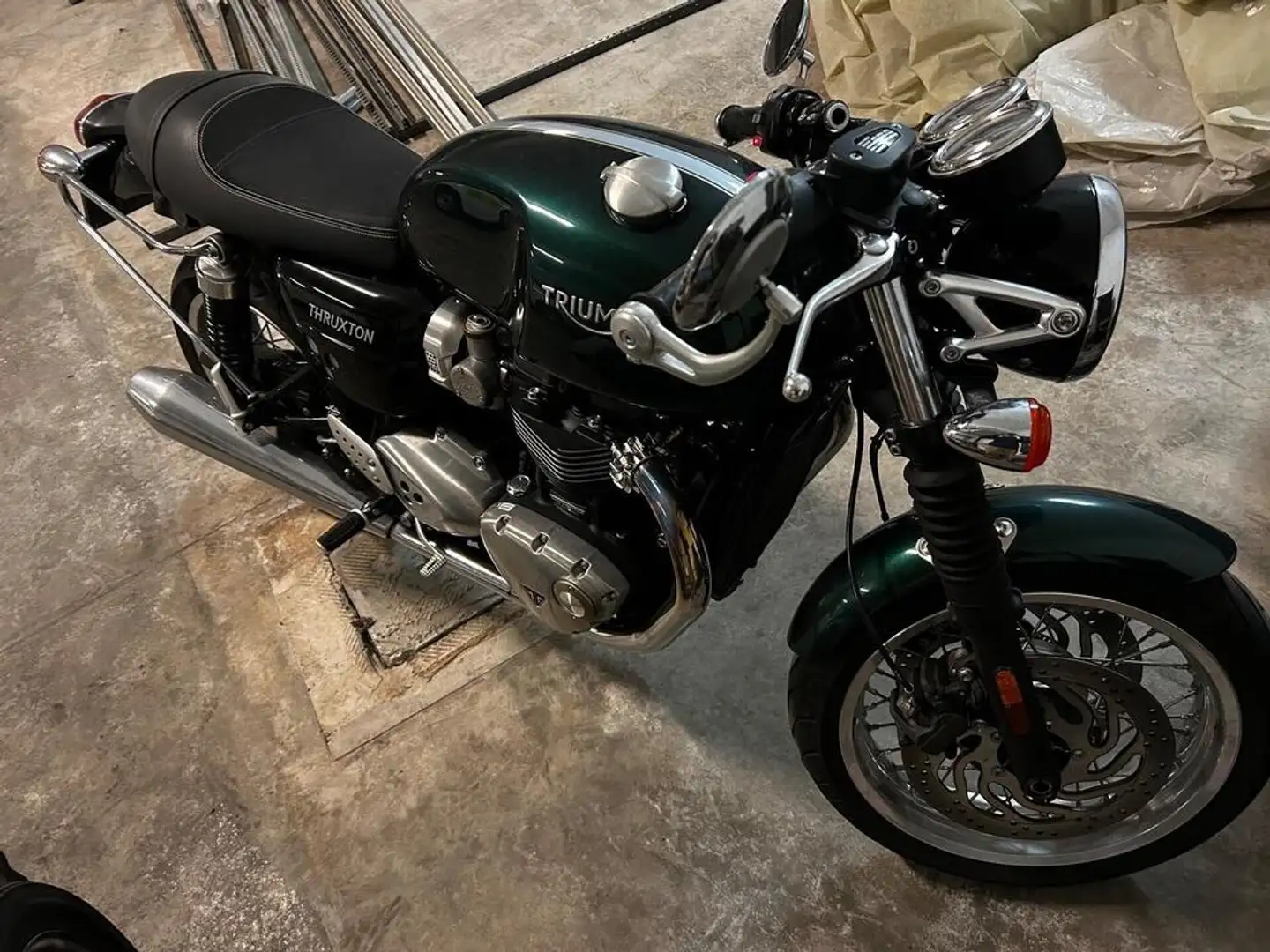 Triumph Thruxton 1200 Groen - 2