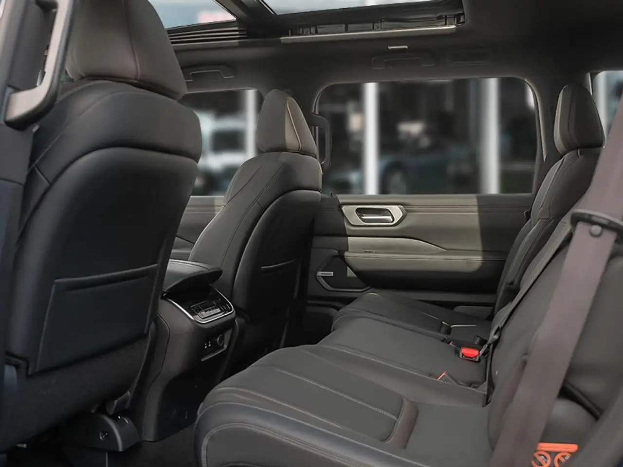 Nissan Armada снимка Nissan Armada