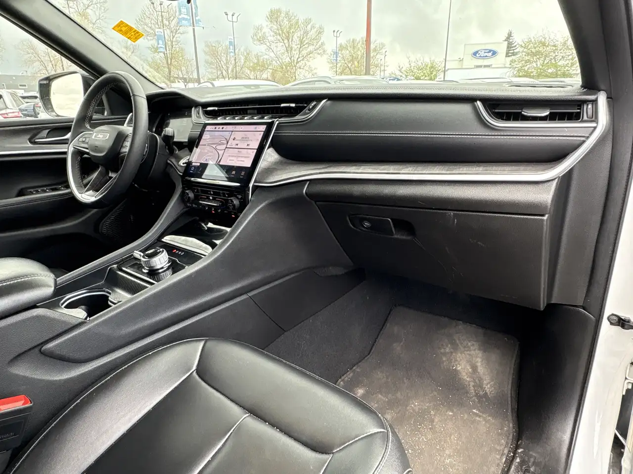 Jeep Grand Cherokee снимка Jeep Grand Cherokee