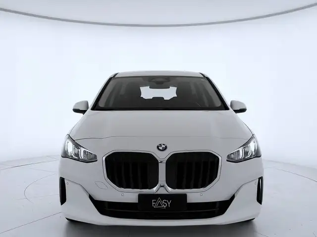 BMW 2 Series view 3