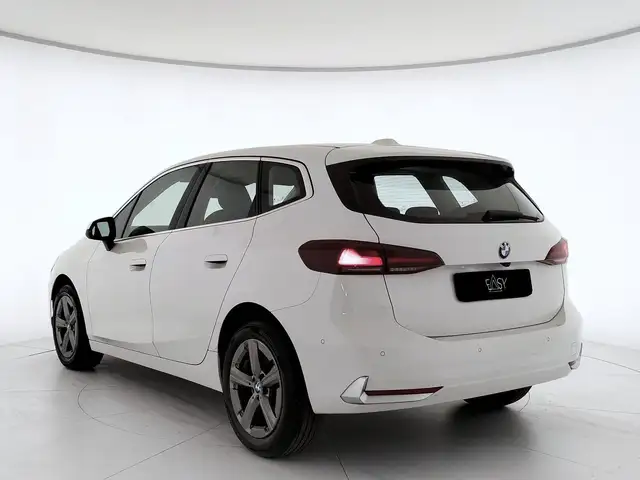 BMW 2 Series view 8
