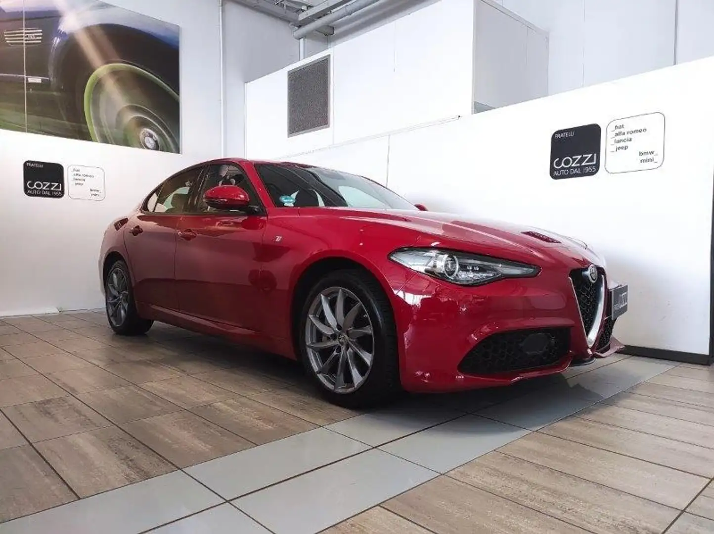 Alfa Romeo Giulia (2016) - Giulia 2.0 Turbo 280 CV AT8 AWD Q4 Ti Rosso - 1