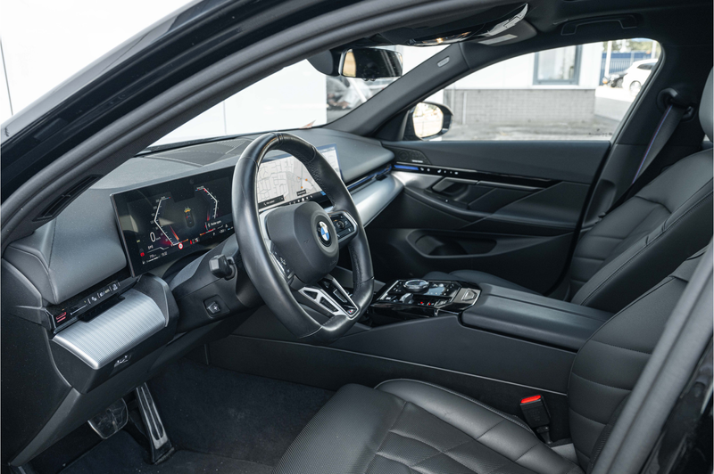 BMW 520 5 Serie Touring 520i M Sport Automaat / Trekhaak / — photo 5