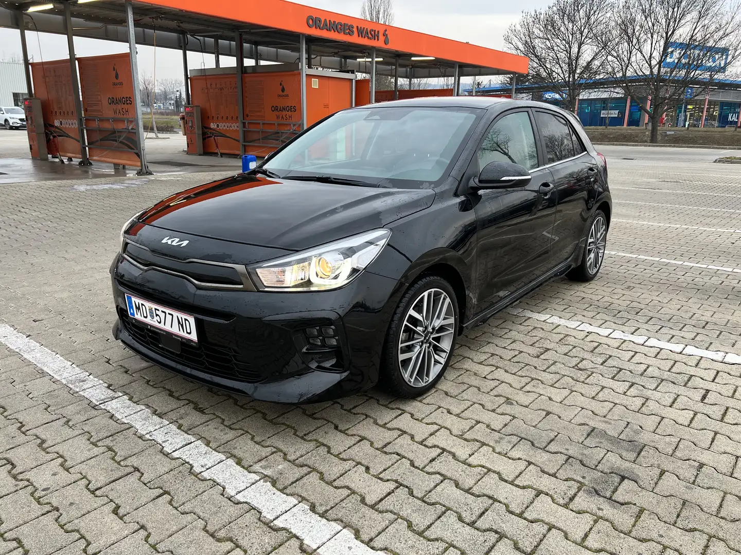 Kia Rio 1.2 4 Zylinder GT-Line Schwarz - 1