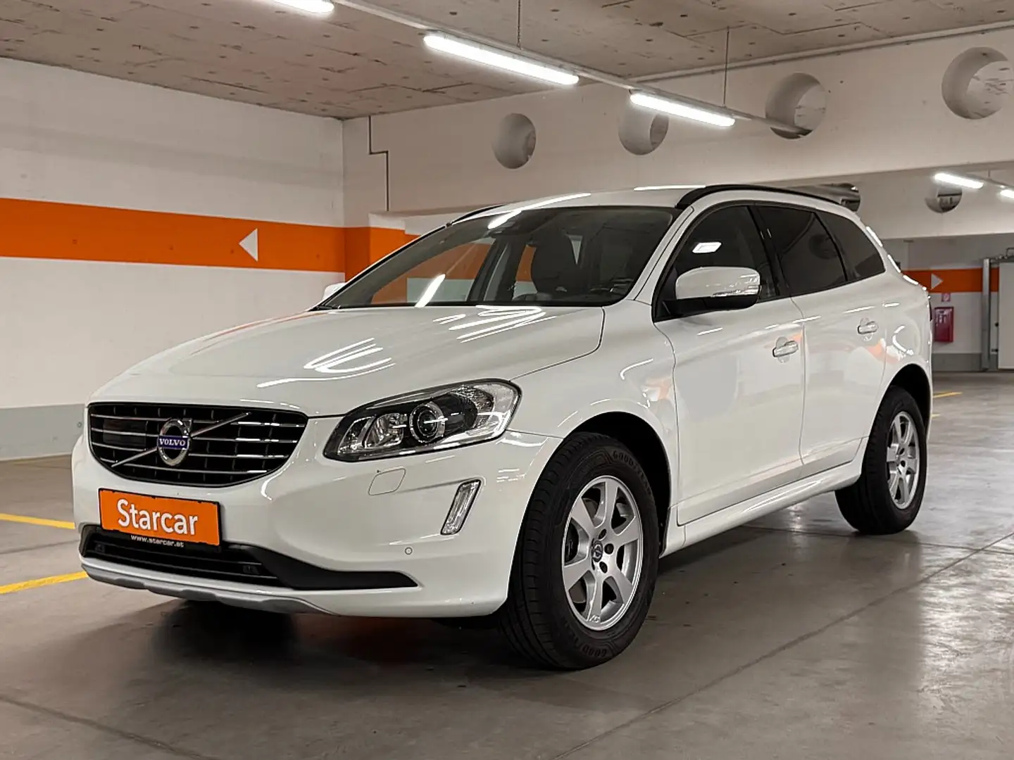 Volvo XC60 D4 Kinetic AWD Geartronic *VIRTUAL COCKPIT*ACC-... Weiß - 1
