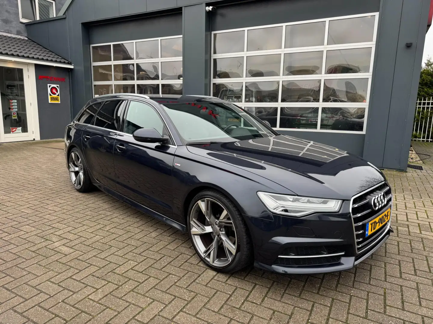 Audi A6 Avant 1.8 TFSI ultra Advance S-Line / bose / DAB / Bleu - 2