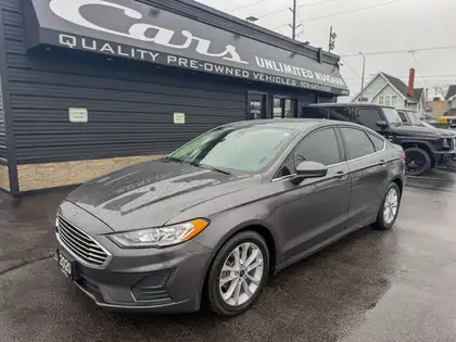 Gray 2020 Ford Fusion SE FWD Sedan Front-Wheel Drive 6-Speed Automatic