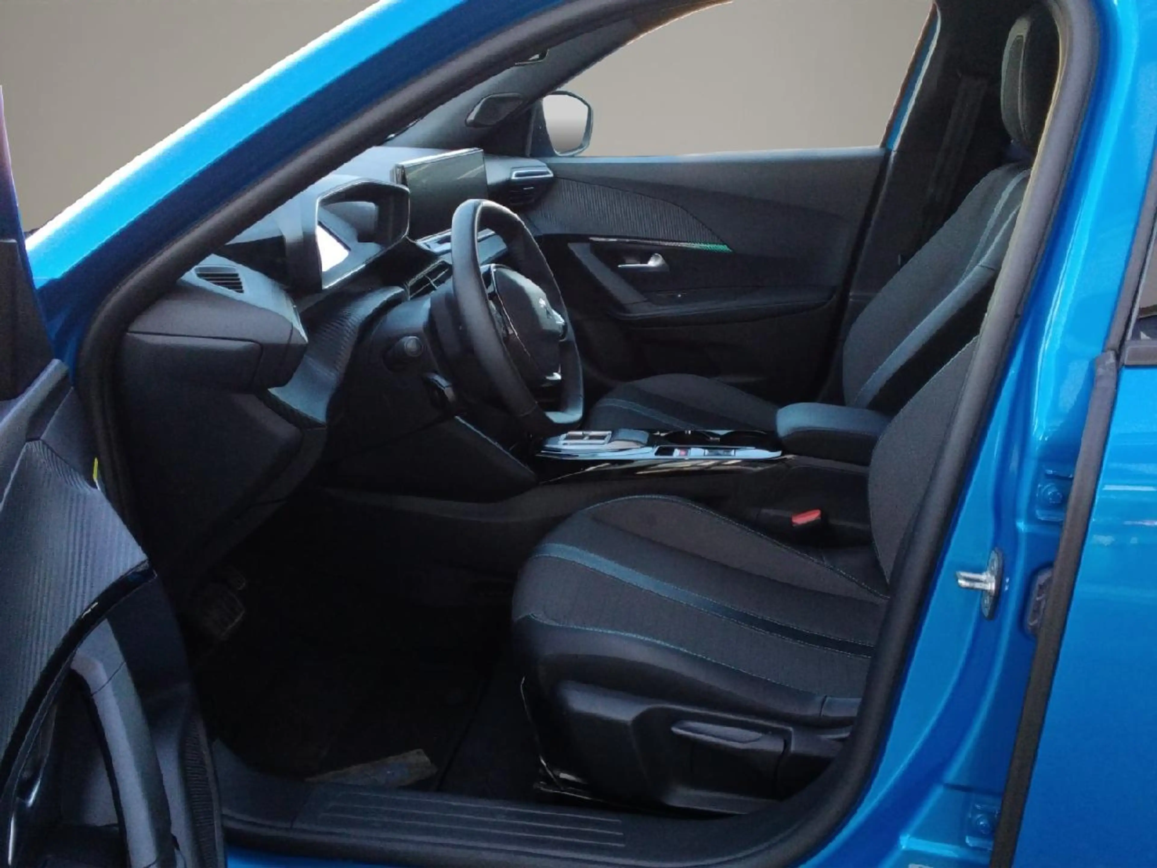Peugeot e-2008 e- Allure Pack — photo 9