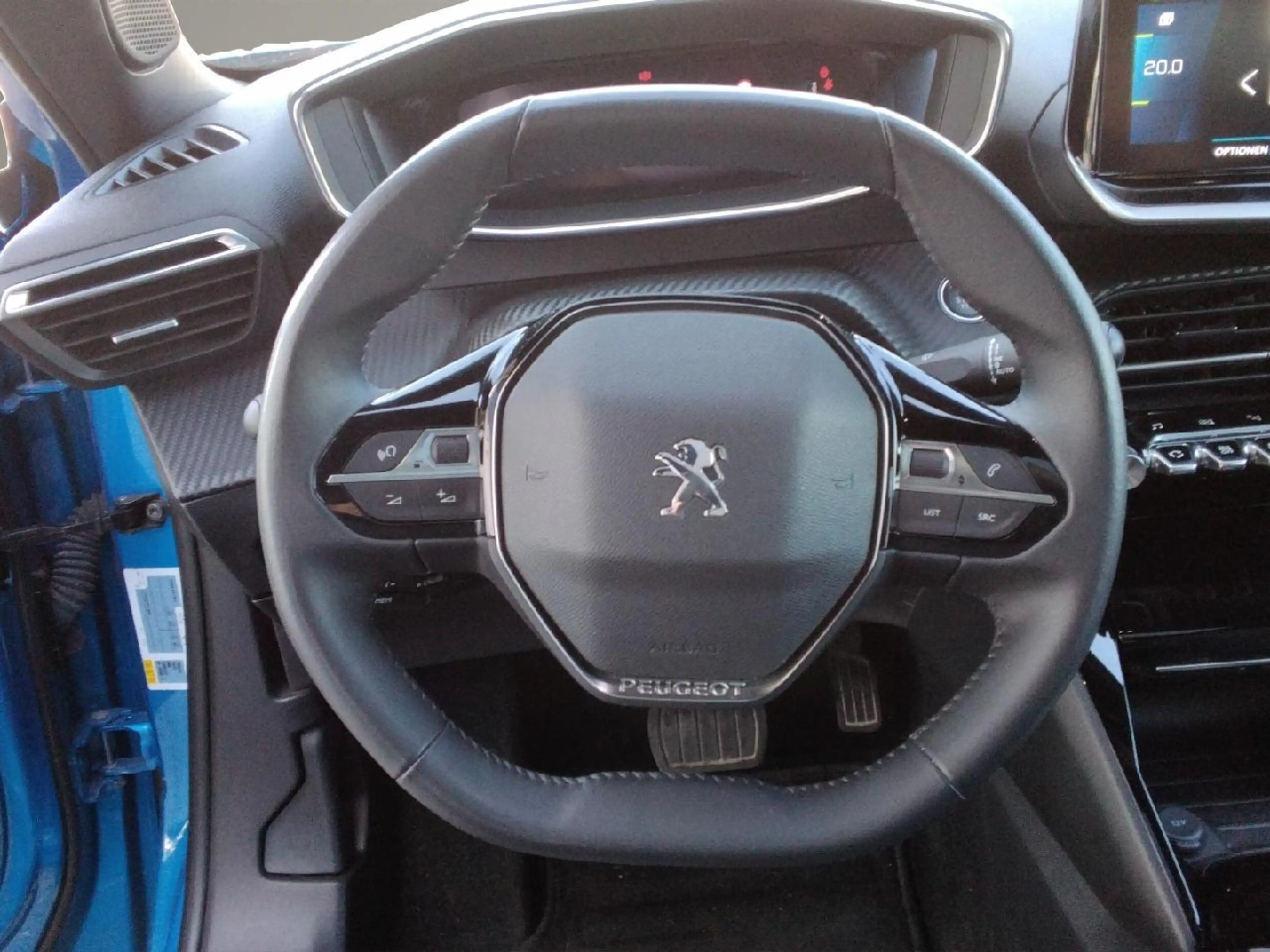 Peugeot e-2008 e- Allure Pack — photo 10