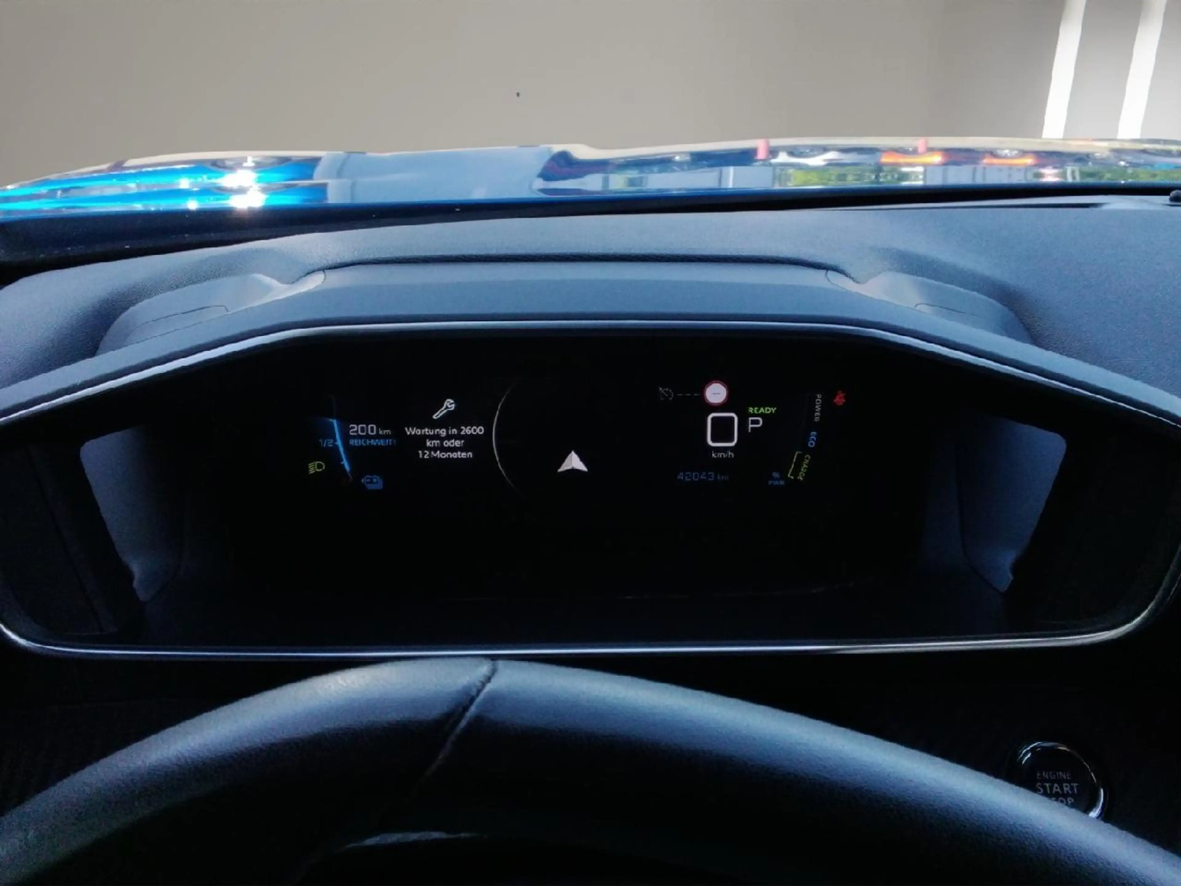 Peugeot e-2008 e- Allure Pack — photo 11