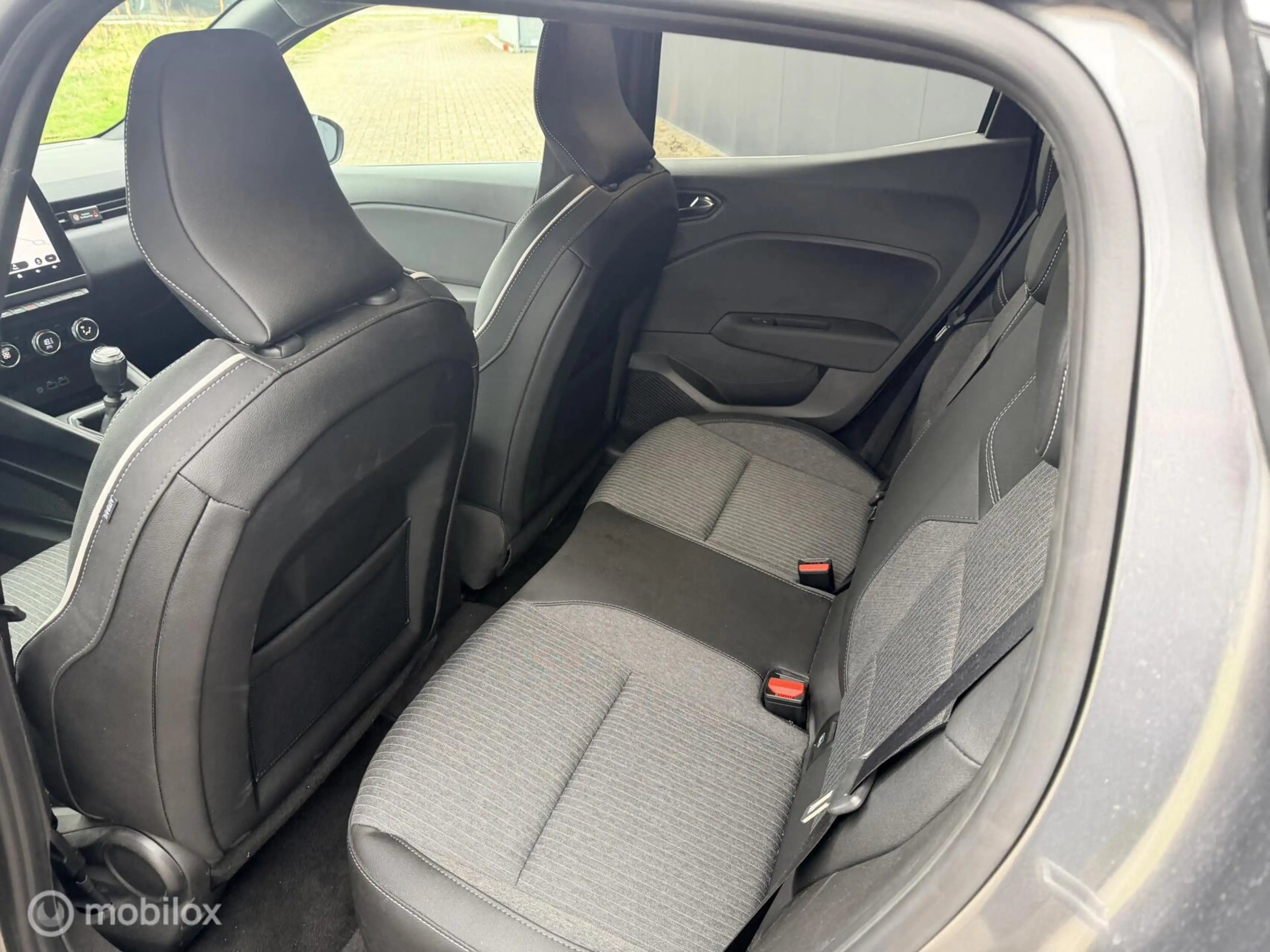 Mitsubishi Colt 1.0T MT Intense+ — photo 6