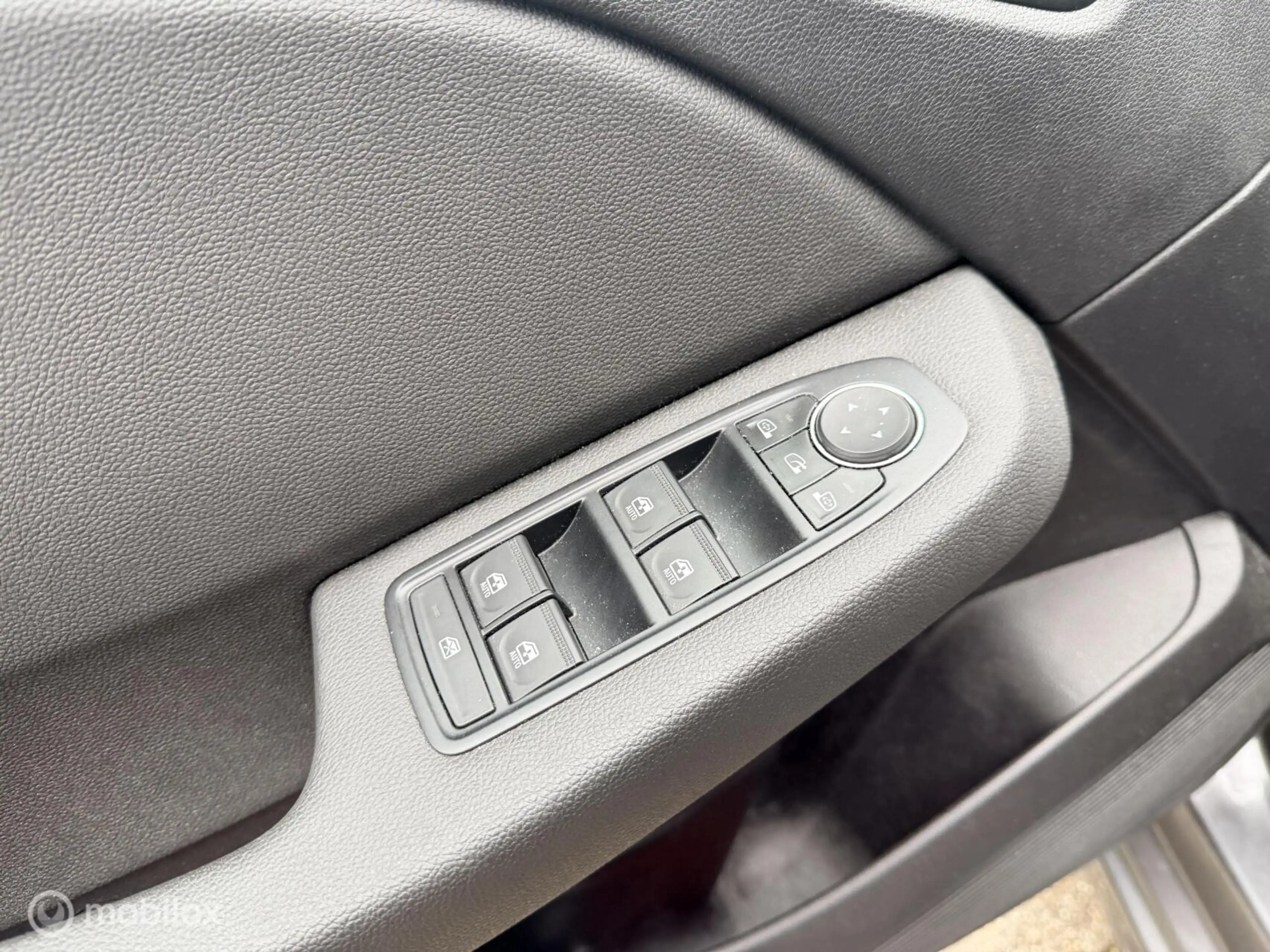 Mitsubishi Colt 1.0T MT Intense+ — photo 8