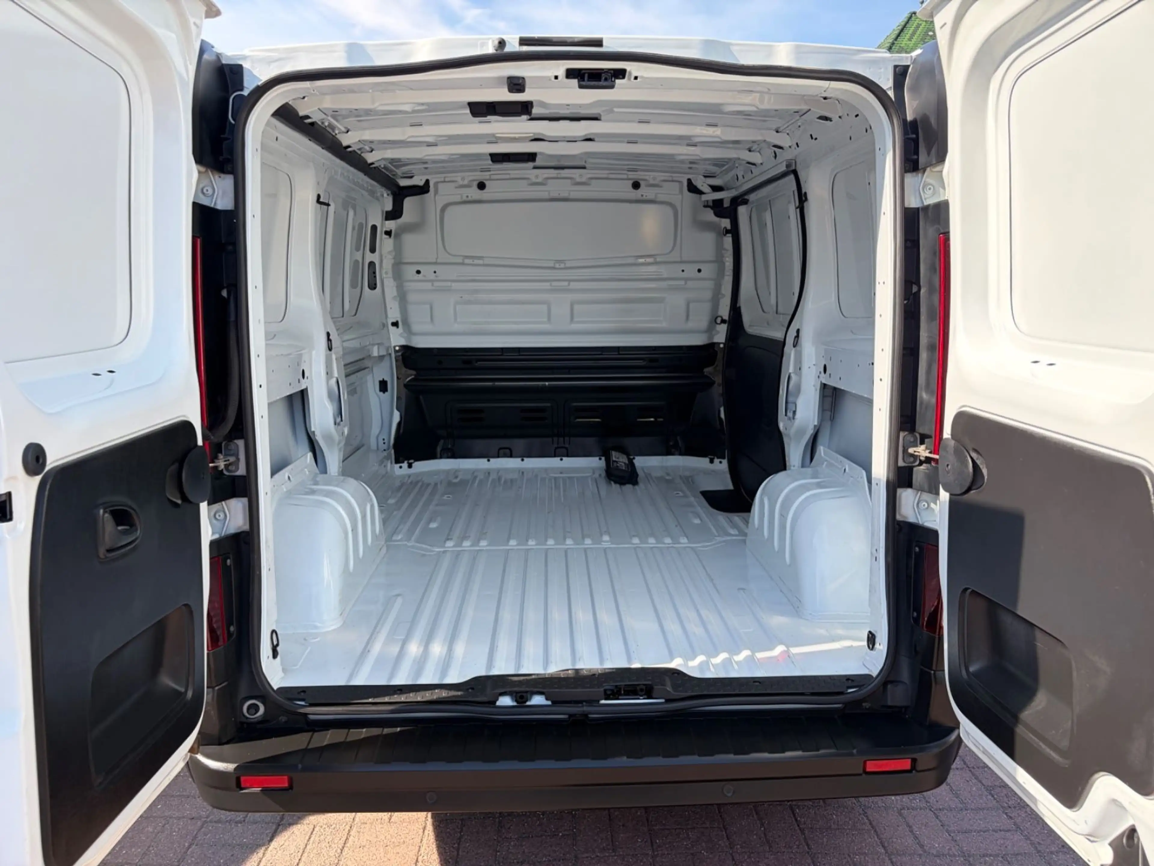 Renault Trafic Kasten L1H1+TEMPOM.+KLIMA+SITZH.+LED+++ — photo 12