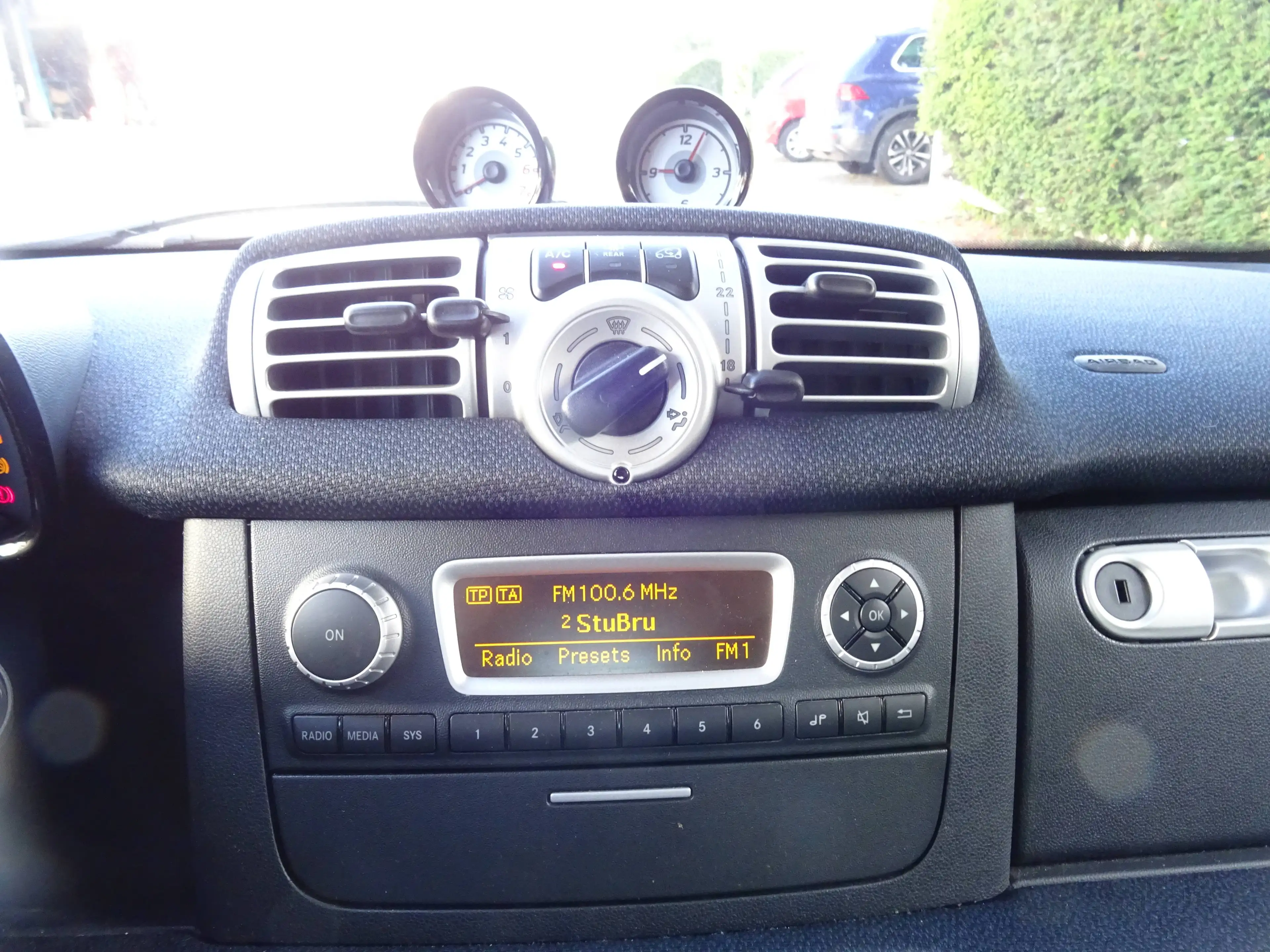 smart forTwo Coupe 1.0i Mhd Passion Softouch — photo 9