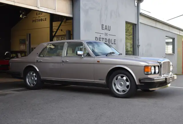 Bentley Eight