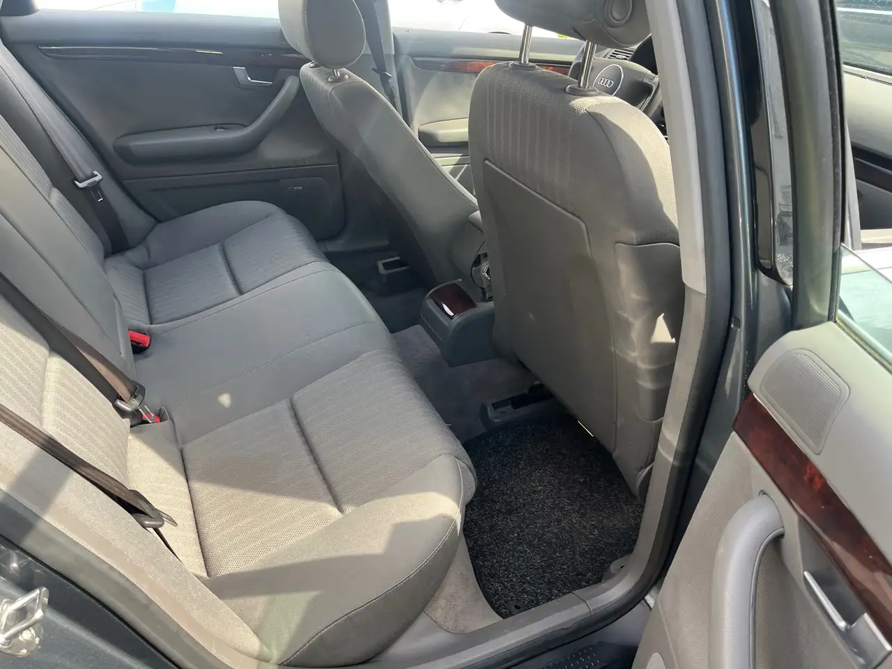 Audi A4 2.0, foto 8
