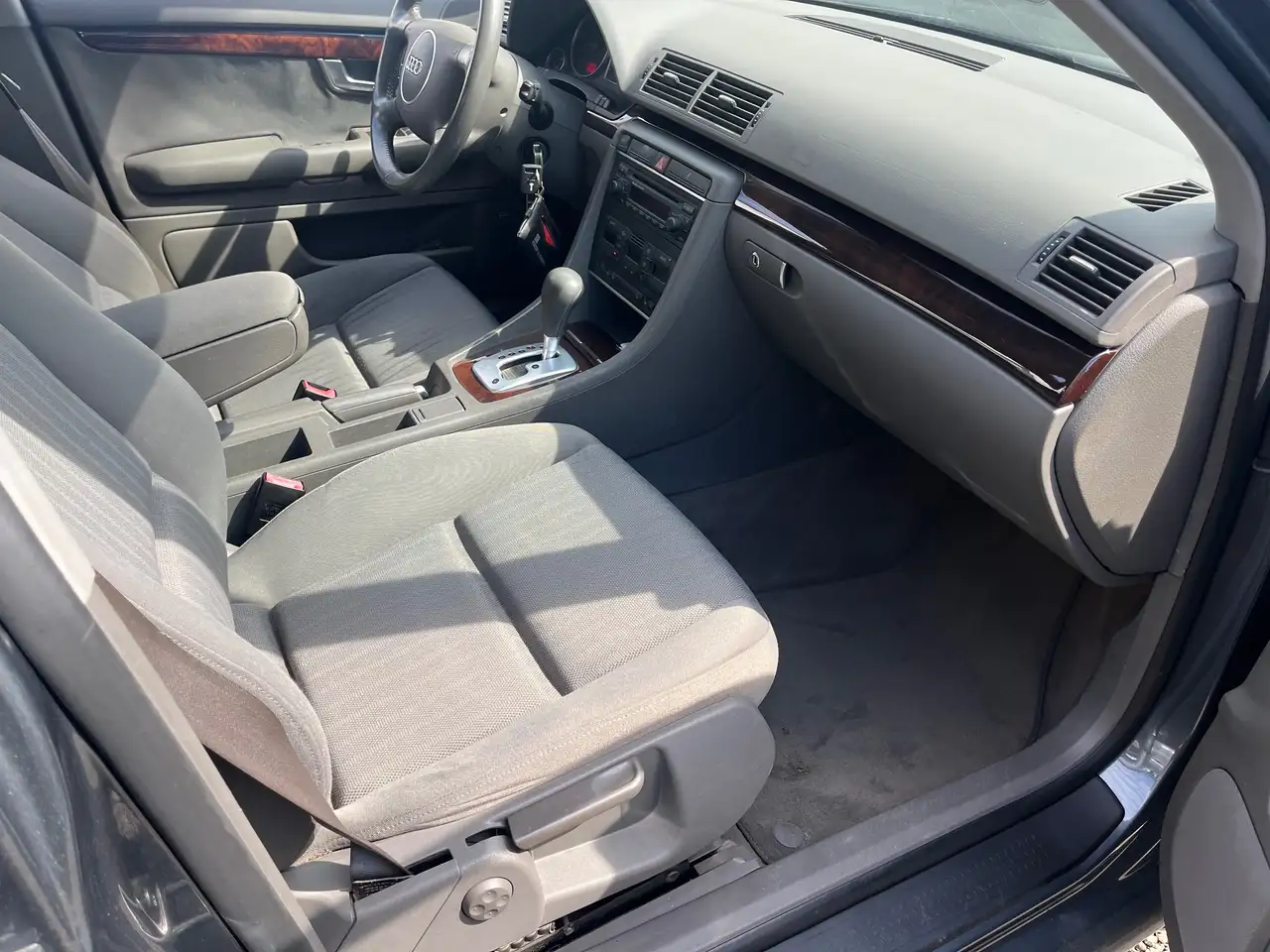 Audi A4 2.0, foto 9