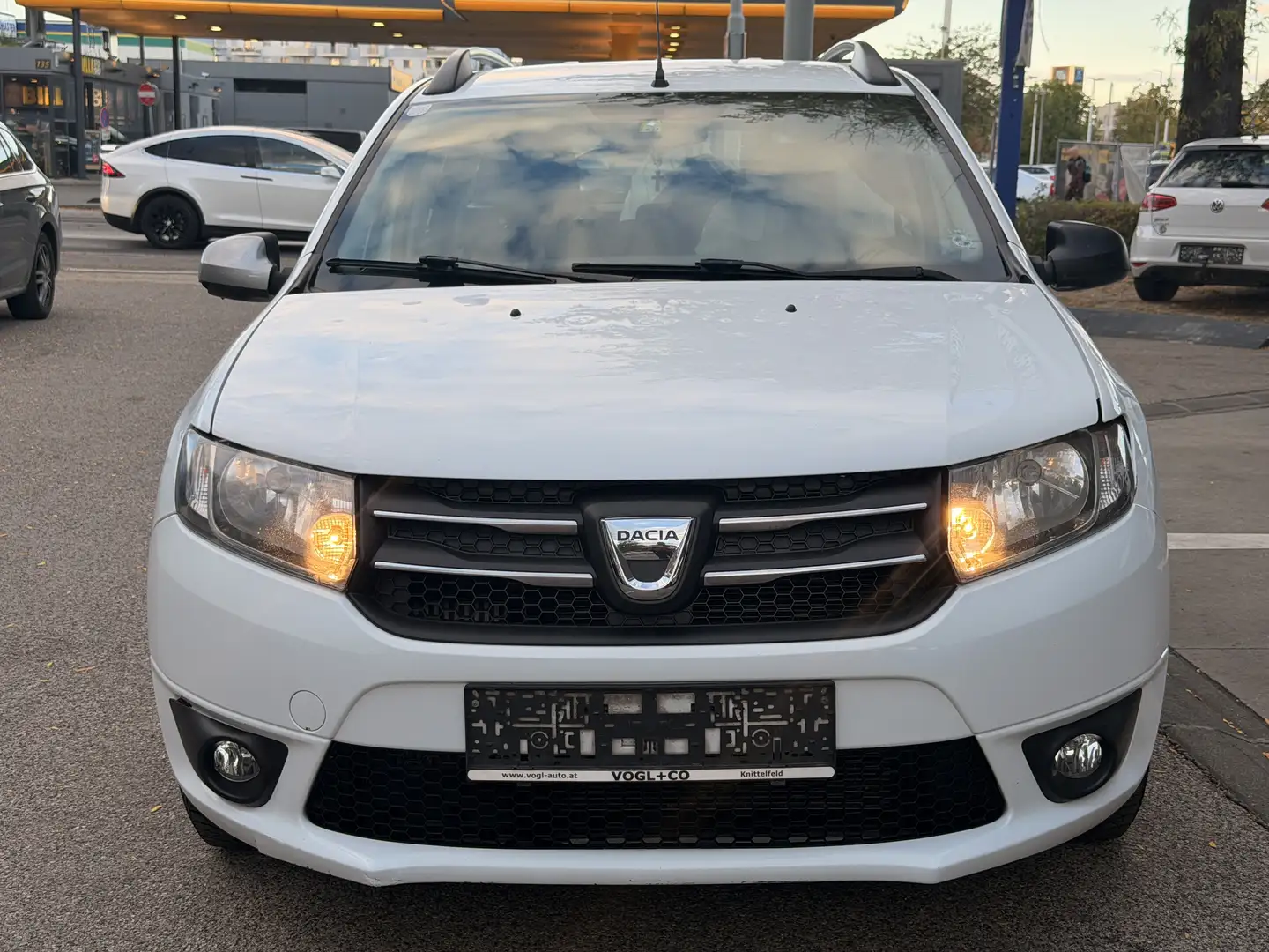 Dacia Logan 0,9 Benzin Kein Pickerl - 2