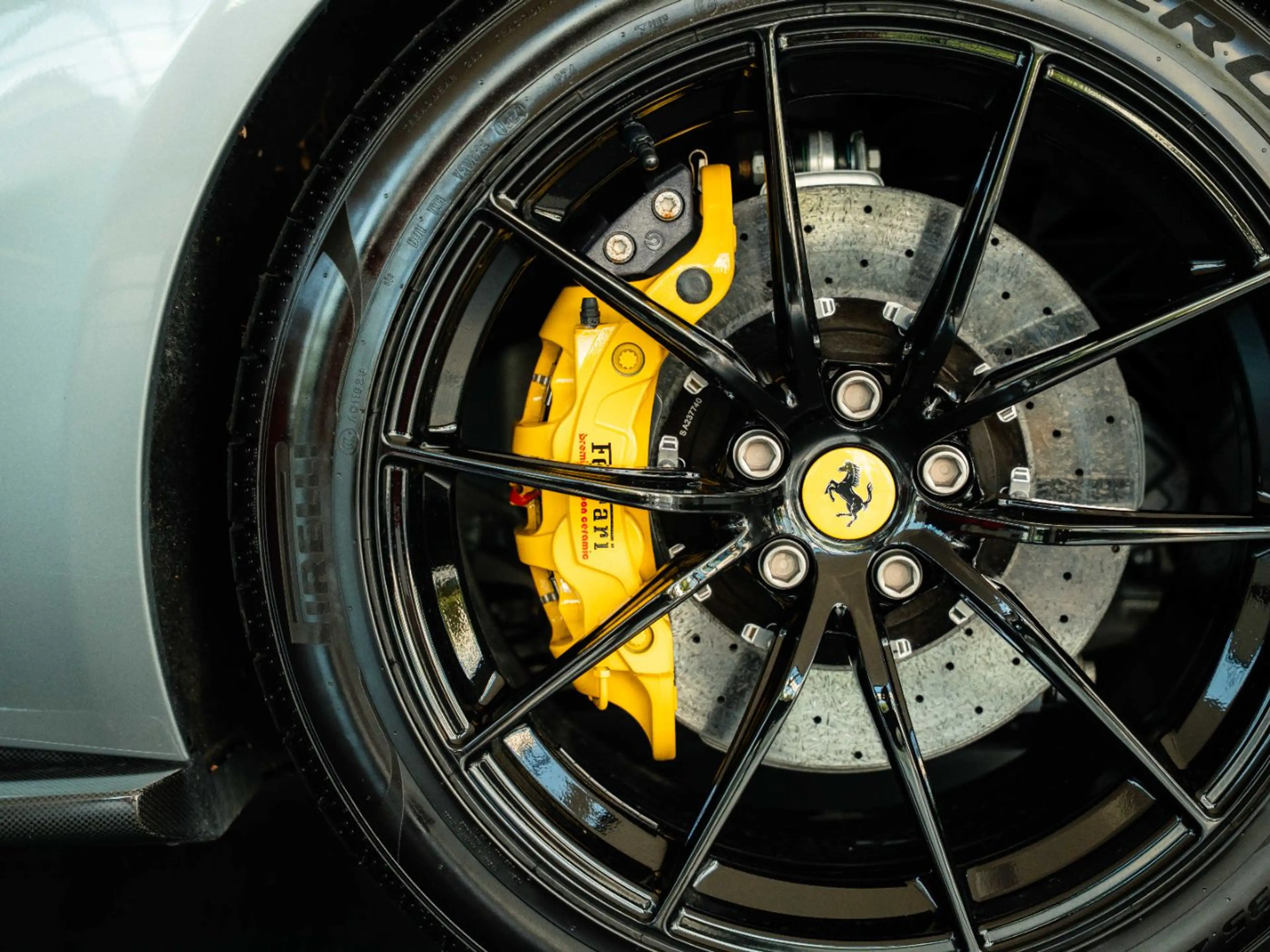 Ferrari 812 Superfast Carbon-Exterior*HiFi-Premium*Lift — photo 11