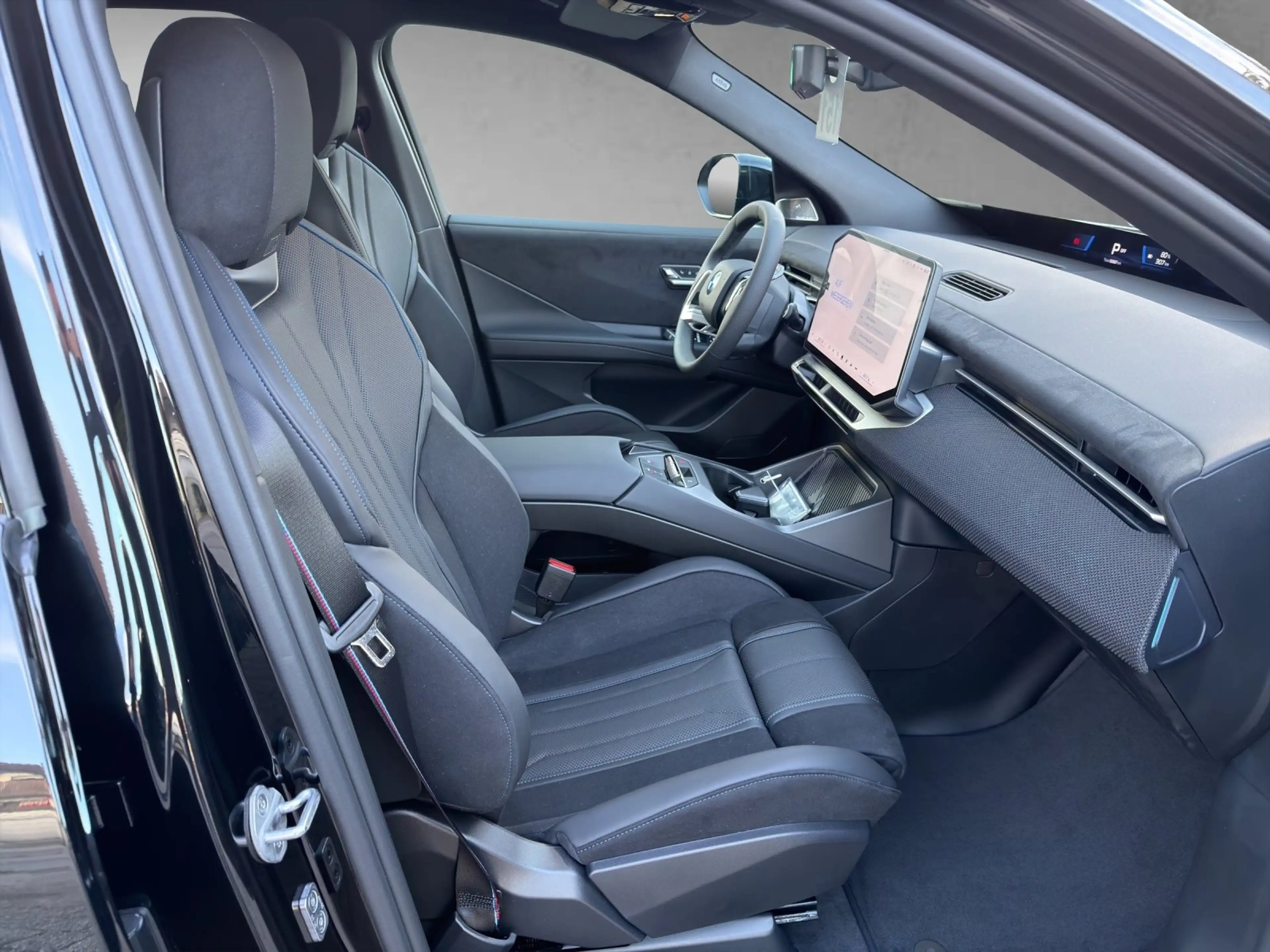 BMW iX3 40 — photo 14