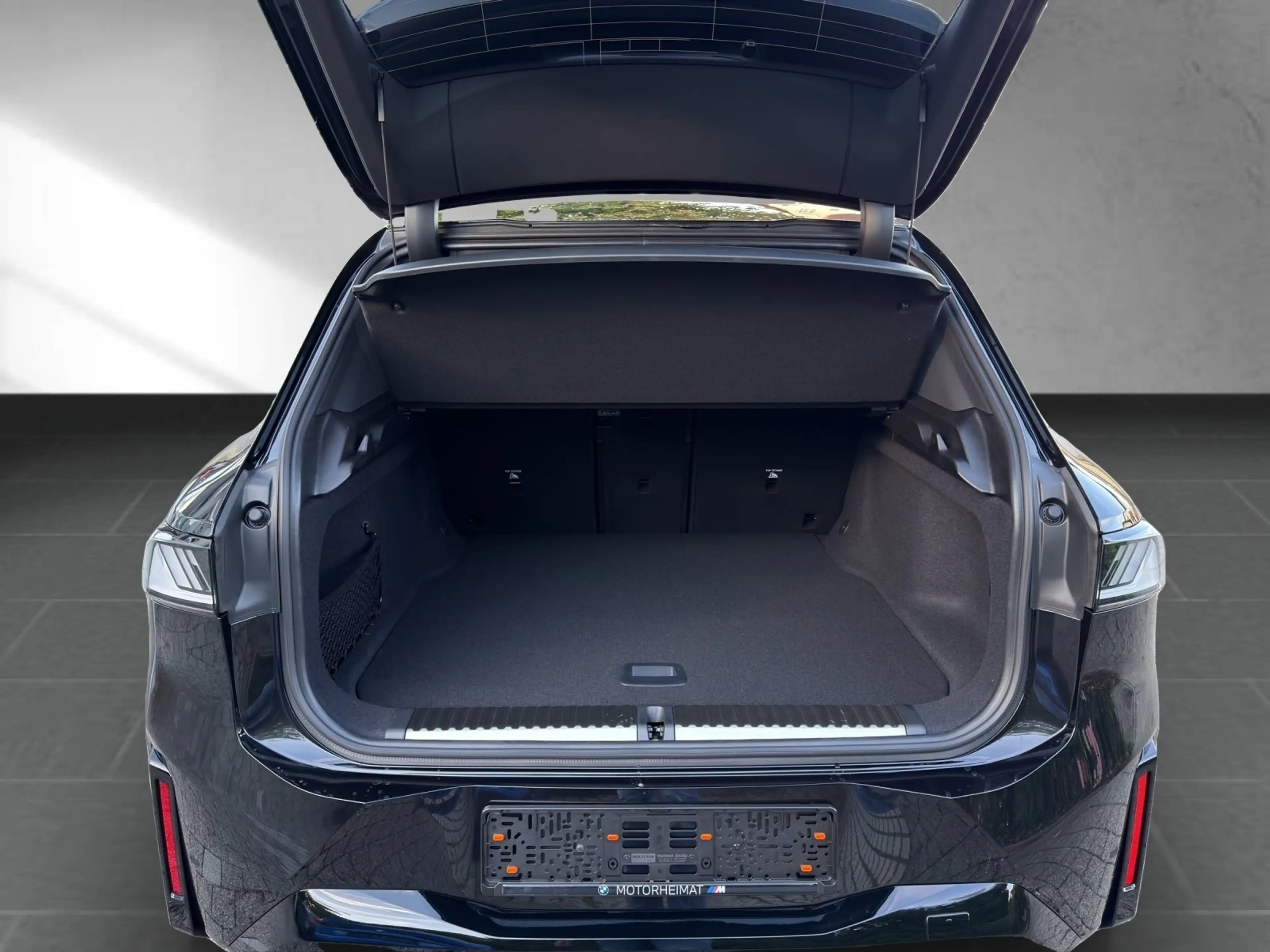 BMW iX3 40 — photo 11