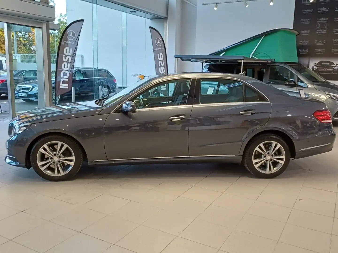 Mercedes-Benz E 250 Avantgarde 7G Plus Gris - 2