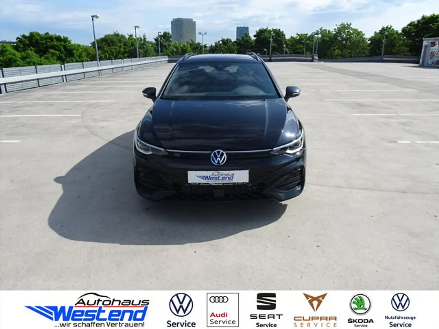 Volkswagen Golf Var. R-Line 1.5l TSI 110kW DSG LED Navi Klima Schwarz - 1