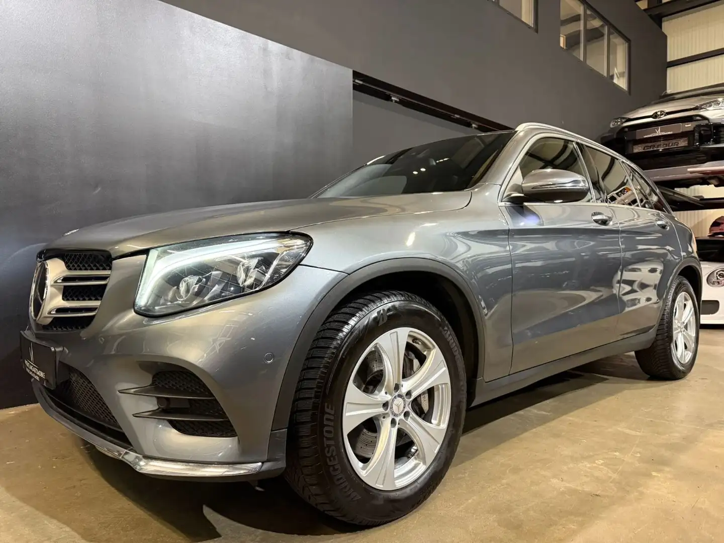 Mercedes-Benz GLC 220 GLC220 d 4Matic AHK/PANO/DISTRO/LED/NAVI Grau - 1
