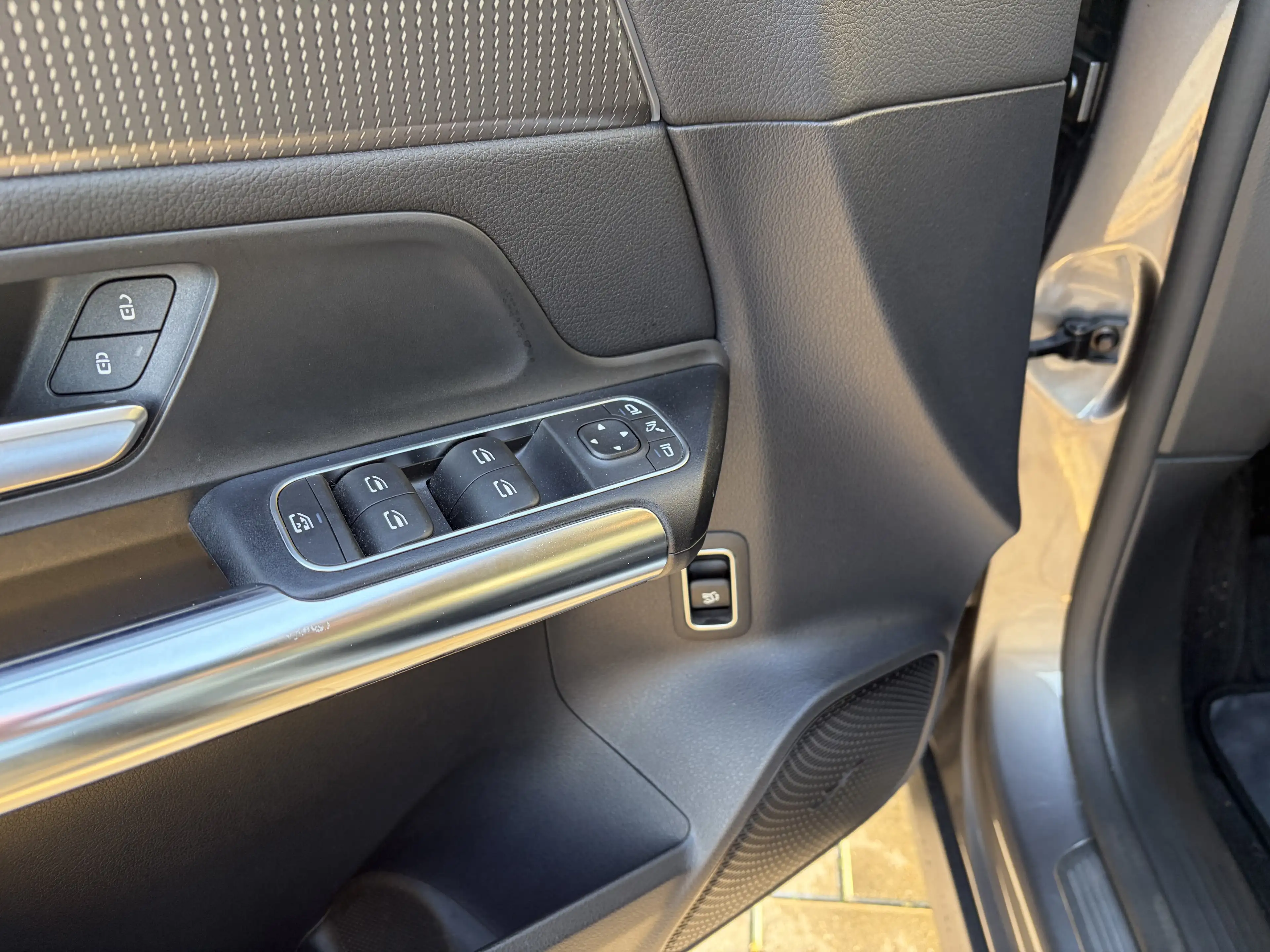 Mercedes-Benz GLA 200 GLA 200 d (247.712) — photo 11