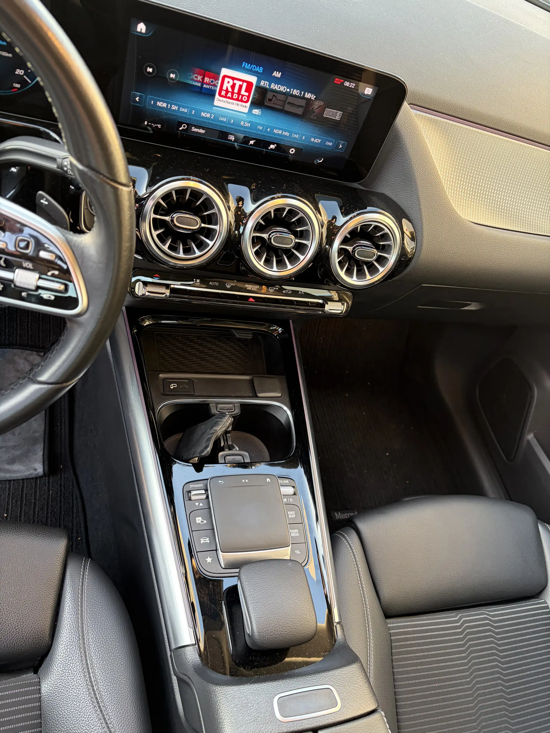 Mercedes-Benz GLA 200 GLA 200 d (247.712) — photo 10