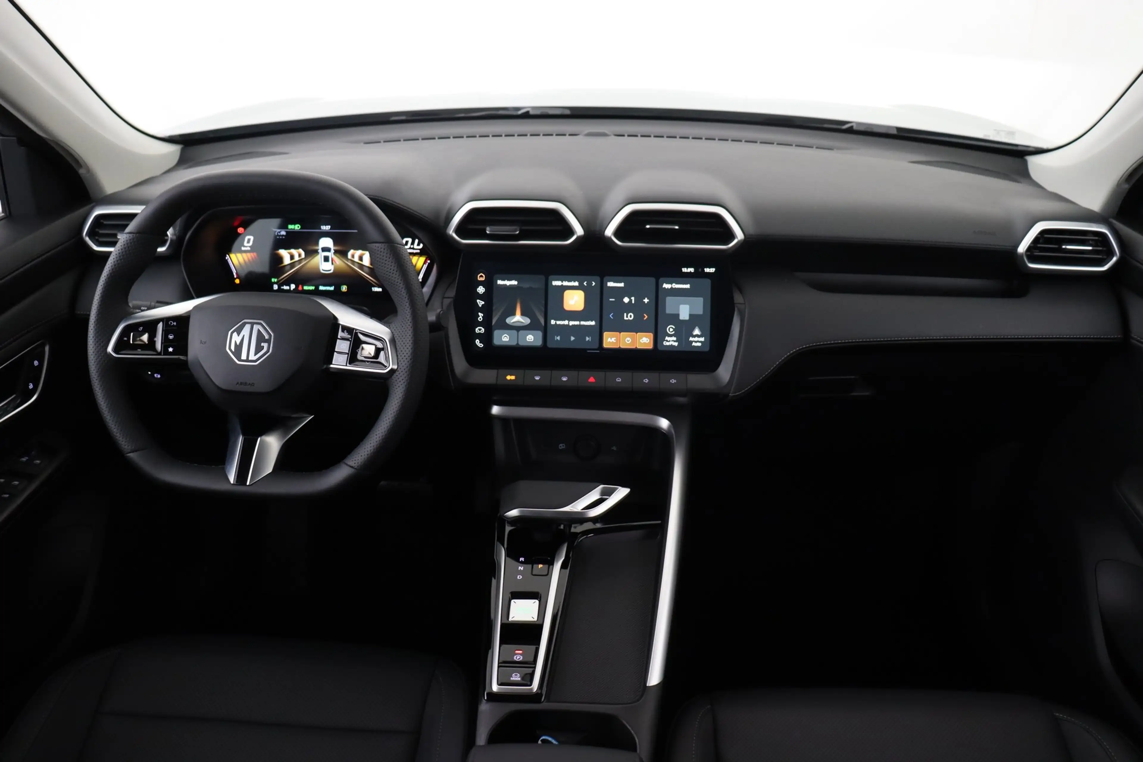 MG ZS 1.5 L LUXURY HYBRIDE + CARPLAY + GPS + CAMERA + PD — photo 9