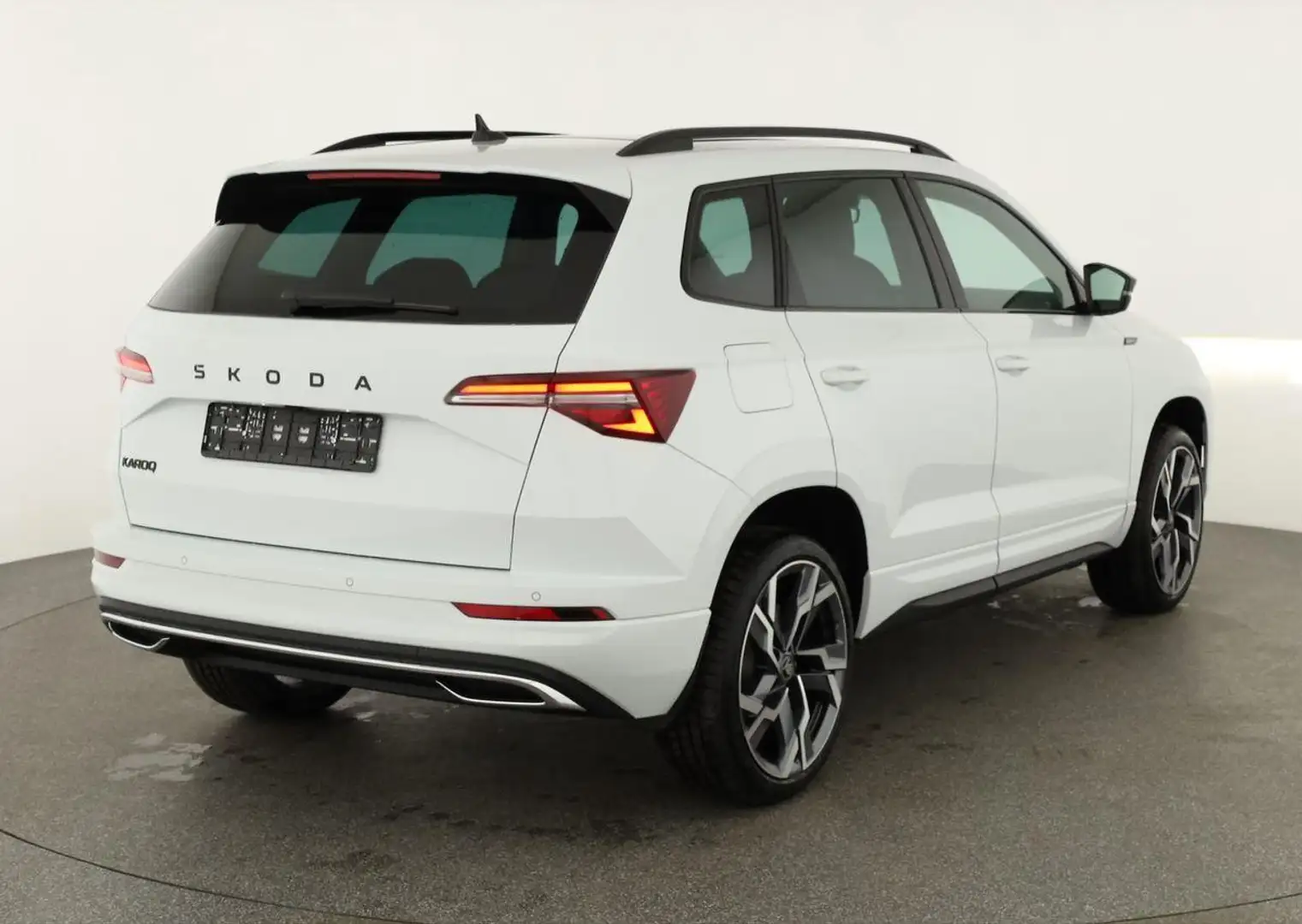 Skoda Karoq Sportline 1.5 TSI DSG Sportline, Pano, AHK, Nav... Weiß - 2